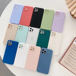 Fundas de silicona coloridas para iPhone, cubierta protectora mate suave con colores vibrantes.
