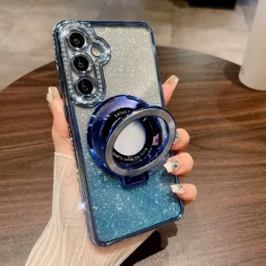 Dettaglio cover per telefono con strass glitter sfumati blu, protezione fotocamera anello.