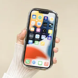 Gedetailleerd overzicht van het gegalvaniseerde zilveren spiegel telefoonhoesje.