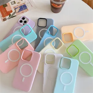 Coques de téléphone magnétiques mates et colorées en détail sur fond blanc mat.