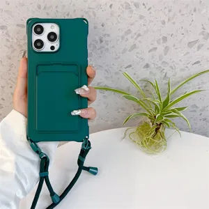 Donkergroene telefoonhoes detail met handig kaartenfach en verstelbaar koord voor onderweg.
