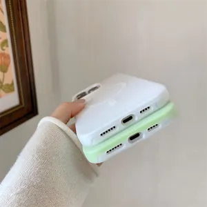 Coque de téléphone portable magnétique mate aux couleurs pastel avec des découpes précises.