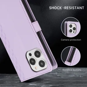 Étui portefeuille en cuir violet avec support et protection de caméra pour iPhone.