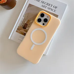 Coque de téléphone magnétique mate pour iPhone, couleur pastel avec protection caméra.
