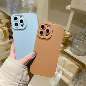 Effen mat silicone telefoonhoesje compatibel met iPhone, volledige camerabescherming stijl.