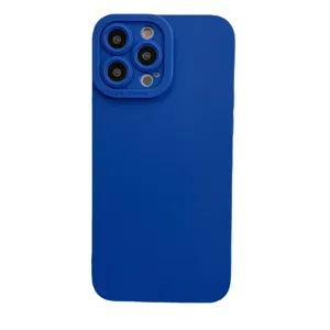 Effen kleur matte siliconen telefoonhoesje met camera beschermingsframe in blauw