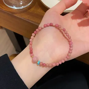 Sweet pink crystal beaded bracelet for women, minimalist design fashion jewelry.