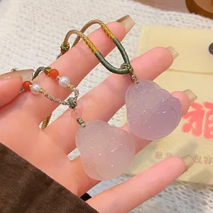 Vue détaillée de collier pendentif Bouddha en pierre naturelle style ethnique chinois perles.