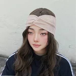 Glänzendes gedrehtes Stirnband für Damen, einfarbig elastisches Haarband für Make-up und Sport.