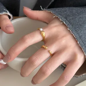 Minimalistischer vergoldeter offener Tropfenring mit Perle für Damen geometrischer Schmuck