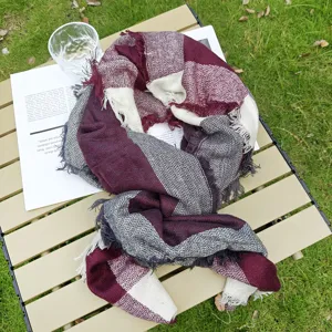 Klassischer britischer Karo-Winterschal mit Fransen, stilvoller warmer Damenschal.