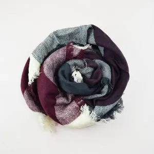 Klassischer Karo-Winterschal, weicher Fransen-Schal für Damen, warme und elegante Alltagsmode.