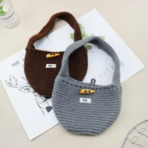 Borsa a mano in maglia con bottone in corno, graziosa borsa in lana tinta unita, pochette casual.