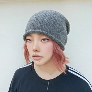 Gray knitted beanie hat for women, soft slouchy skull cap, casual solid color winter warm hat.