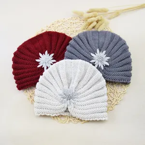 Cross-border rhinestone knitted hat, autumn and winter warm Indian turban with sparkling brooch.