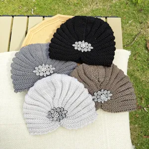 Beret turban tricoté en strass chaud hiver pour femmes couleurs multiples détail photo