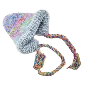 Bunte gestrickte Beanie Ushanka Mütze mit Plüschohrschützern und langen Zopfbändern Ansicht