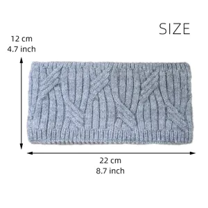 Detailed view of winter warm knitted headband with silver thread and dimensions 22x12cm.