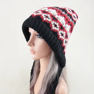 Damen Winter Strickmütze mit Jacquard Muster Ohrenklappen Riemen stylische warme Beanie Mütze.