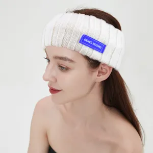 Minimalistisch Ribgebreid Hoofdband Met Letter Label Voor Dames Elastisch Acryl Brede Haarband Voor Yoga Gezicht Wassen Dagelijks Casual Haaraccessoires