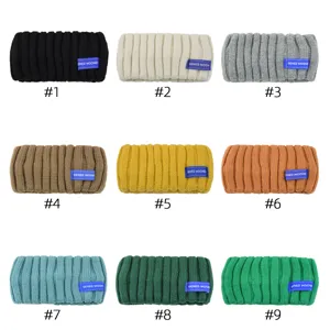 Geribbelde gebreide hoofdband met letterlabel, stijlvolle wollen haarband voor yoga.