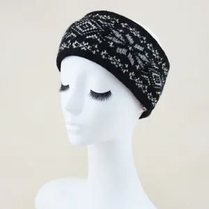Schwarz-weißes Jacquard-Stirnband aus Strick, warmes Winter-Haaraccessoire für den Alltag.
