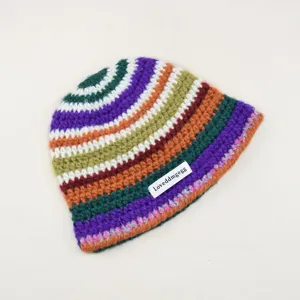Chapeau cloche au crochet coloré rayé fait main bonnet chaud d'hiver en laine