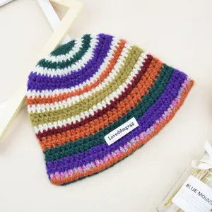 Joli chapeau bob crocheté multicolore fait main bonnet tricoté chaud pour l'hiver