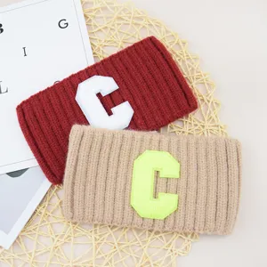 Ampia fascia per capelli in maglia lettera C comodo cerchietto in lana accessorio alla moda.