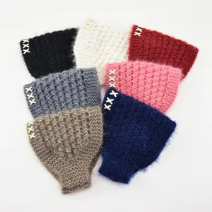 Fascia in maglia peluche invernale con decoro croce strass paraorecchie caldo accessorio capelli