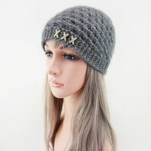 Berretto in maglia grigia da donna cappello invernale caldo in lana con strass croce