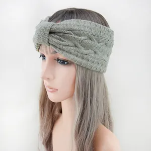 Fascia in maglia grigia per inverno accessorio capelli caldo con treccia per lo sport