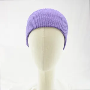 Purple knitted wool headband detail, soft texture and elastic wide design for daily wear.