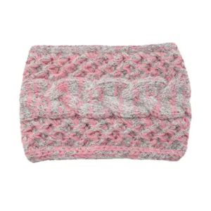 Nahaufnahme Details des rosa und grauen Strick Stirnbands, warme Wolle Ohrenwärmer.