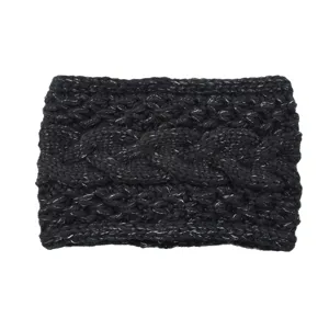 Detailansicht des schwarzen Zopfmuster Stirnbands mit glitzernden Fäden für Ohren.