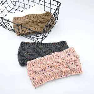 Fascia in maglia accogliente per donna, spessa fascia invernale a trecce, filato multicolore.