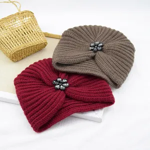Gestrickter Turban Hut mit Kristall Blume, gemütliche Winter Boho warme Mütze für Damen.