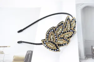 Handgefertigter Kristall Perlen Haarreif elegantes Blatt Design Haaraccessoire fur Damen