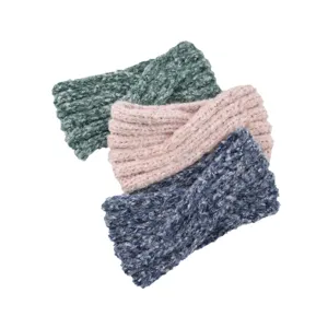Detailaufnahme von bunten Mohair Strickstirnband Texturen mit weichem gedrehten Design.