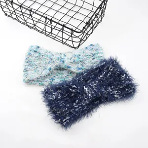 Cómoda diadema de invierno de punto esponjoso con lazo, suave accesorio para el cabello cálido.
