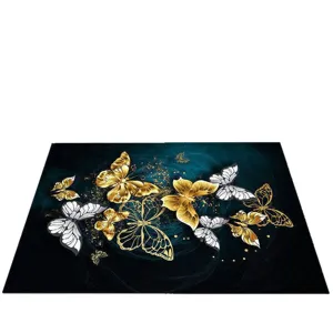 Alfombra de baño antideslizante de diatomita con elegantes patrones de mariposas doradas y plateadas.