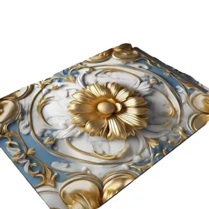 Luxe absorberende diatomiet badmat met gouden bloemenreliëf en marmeren textuur.