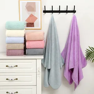 Drap de Bain en Polaire Corail Épaissie Grille Ananas Absorbant Doux Séchage Rapide Serviettes de Bain Pour Maison Salle de Bain Hommes Femmes