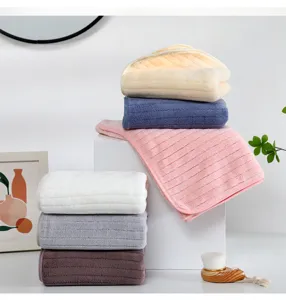 Ensemble de serviettes de visage en corail épaissi, serviette rayée très absorbante.