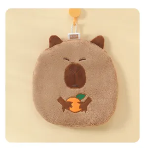 Süßes Capybara Hängehandtuch aus weichem Plüschmaterial, ideal für Küche und Bad im Alltag.