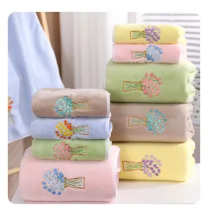 Buntes, besticktes Handtuch-Set mit Blumen, weiche saugfähige Heim-Badetücher für den Alltag.