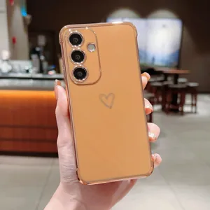 Coque de protection galvanisee pour Samsung Galaxy avec un beau motif de coeur elegant.