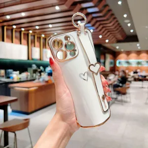 Coque de téléphone cœur galvanisée avec dragonne étui de protection souple iPhone