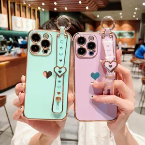Θήκη τηλεφώνου για iPhone με χαριτωμένο λουράκι καρδιάς και βάση, κομψή και προστατευτική.