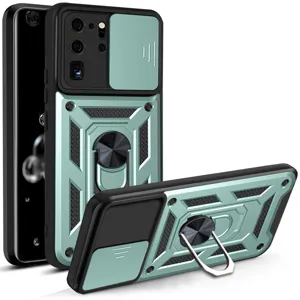 Vista detallada de la funda protectora resistente con cubierta de cámara verde.